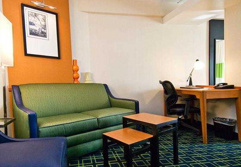 Fairfield Inn And Suites By Marriott Plainville Exterior foto